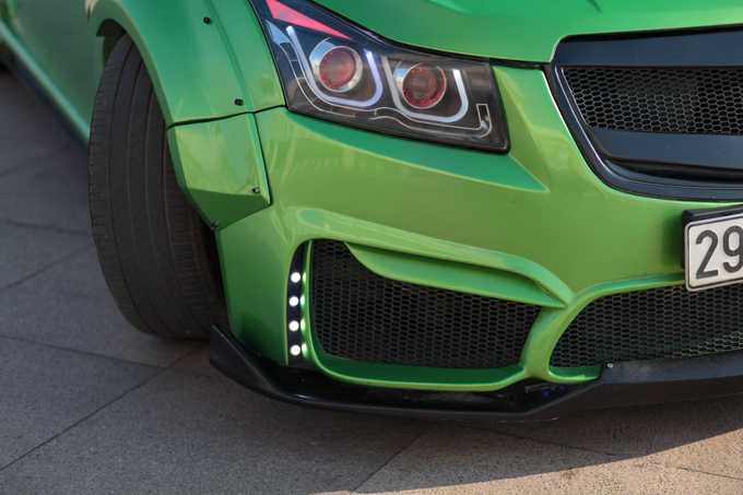 Chàng trai Hà Nội chi 150 triệu thay áo màu độc cho Cruze